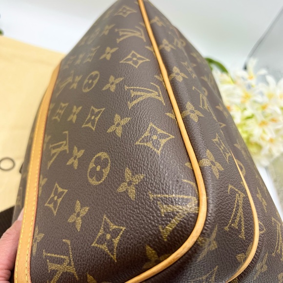 Louis Vuitton Monogram Reporter - Picture 8 of 13